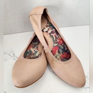 Born Flats Fitted Nude Pink Size 7M